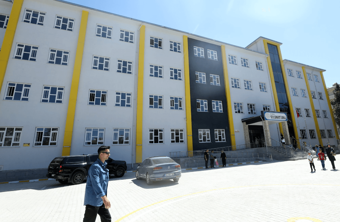Van'a 203 Yeni Okul Hızla Tamamlanıyor