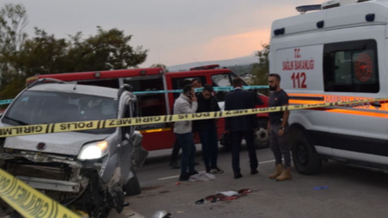 Van Erciş'te feci kaza! 1 ölü, 4 yaralı