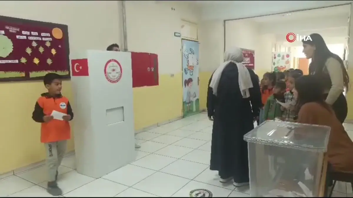 Özalp'te Okul Başkanlığı Seçimi Nefes Kesti!
