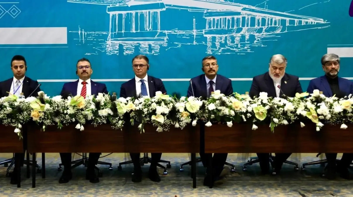 Van Valisi Ozan Balcı İran’da Ekonomik İşbirliği Toplantısına Katıldı