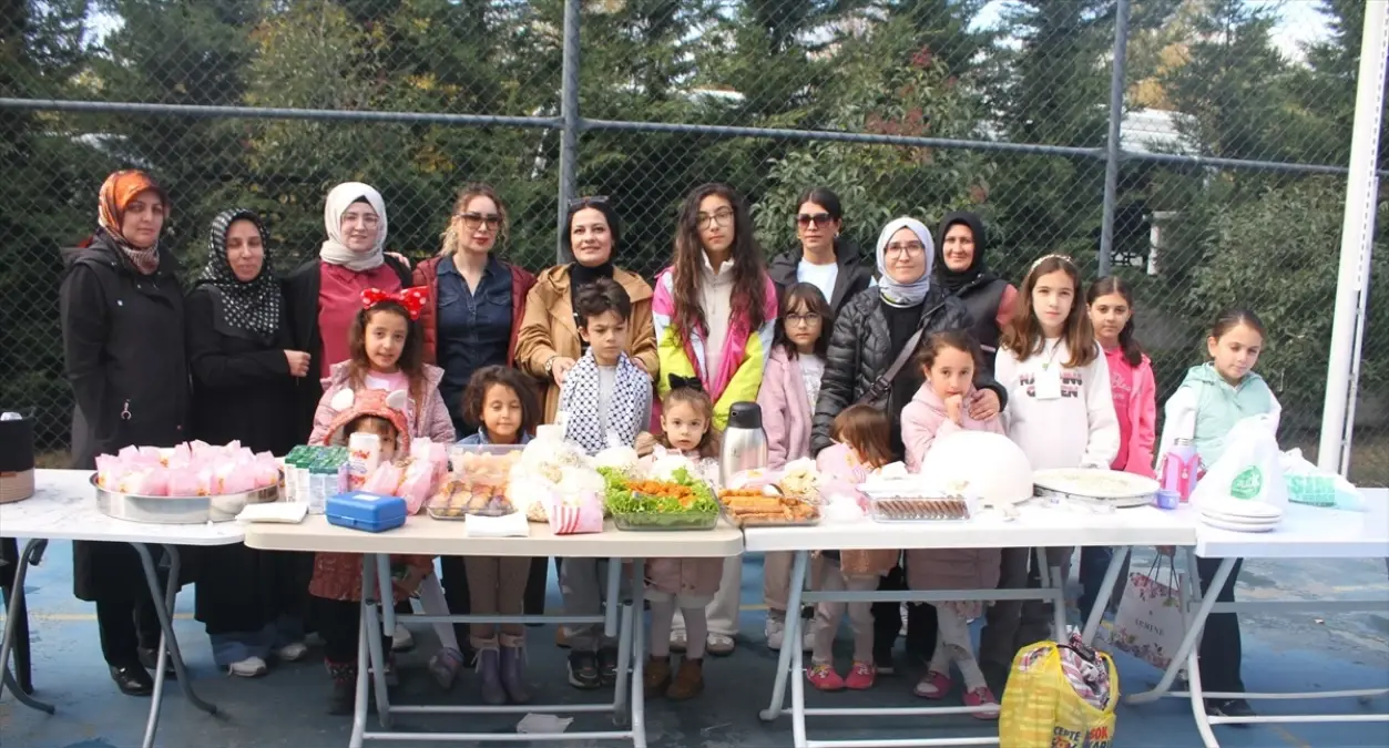 Van'da Çocuklardan Filistin İçin Kermes