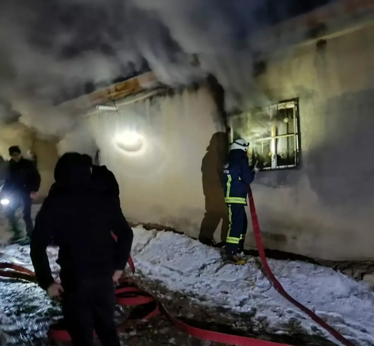 Başkale’de Peş Peşe Yangınlar!