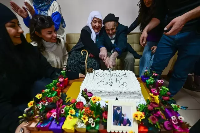 Van'da Huzurevindeki 64 Yıllık Evli Çifte Süpriz