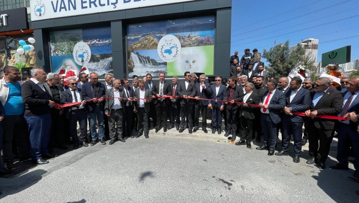 İstanbul'da Van Erciş Derneği Görkemli Bir Törenle Açıldı