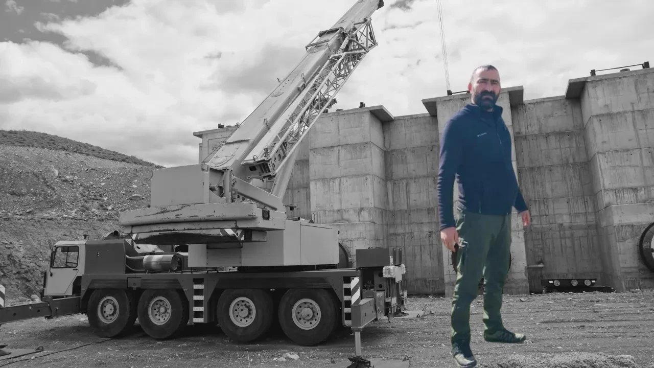 Çatak'ta Acı Olay: Devrilen Vincin Altında Kalan Operatör Hayatını Kaybetti