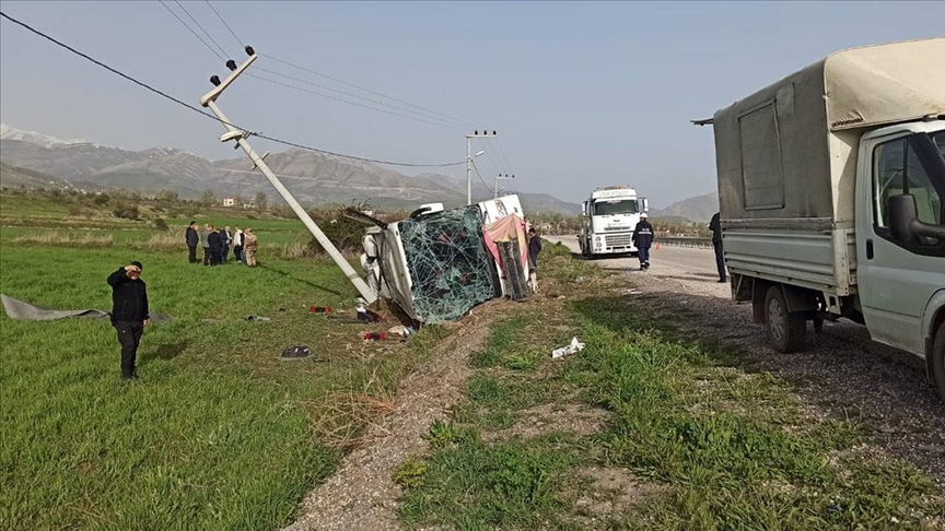 Feci Kaza! Van Gevaş’ta Yolcu Otobüsü Devrildi: 28 Yaralı