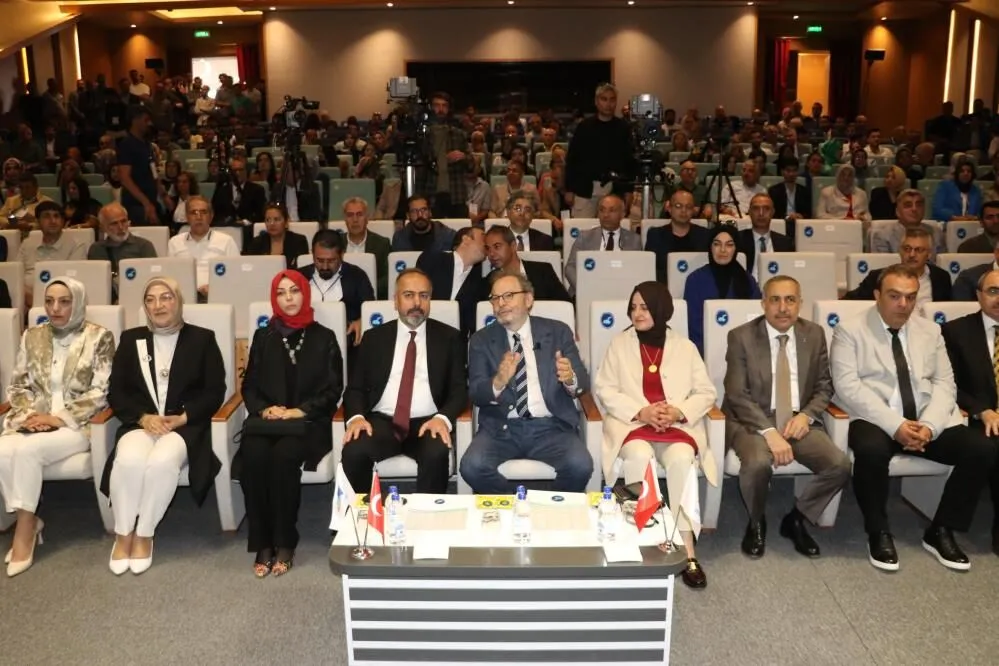 Van’da “Kurdiyat Sempozyumu” Zapsu’nun Kültürel Mirasıyla Anlam Kazandı