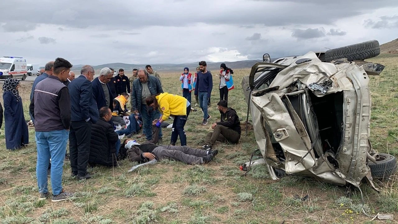 Van Özalp’te Feci Kaza: 1 Ölü, 4 Yaralı