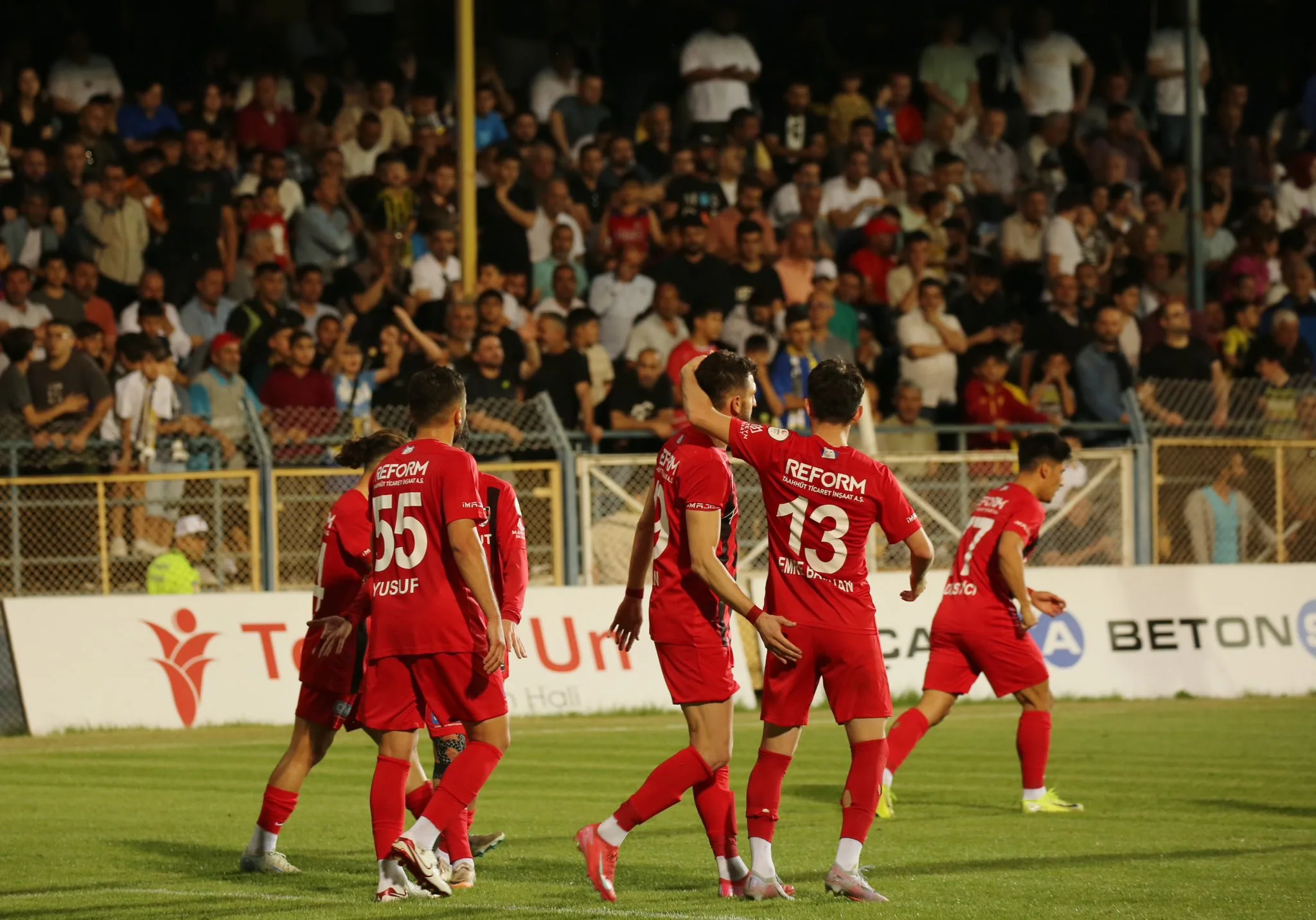 Vanspor Deplasmanda Menemenspor’u 3-1 Mağlup Ederek Üst Tura Yükseldi!