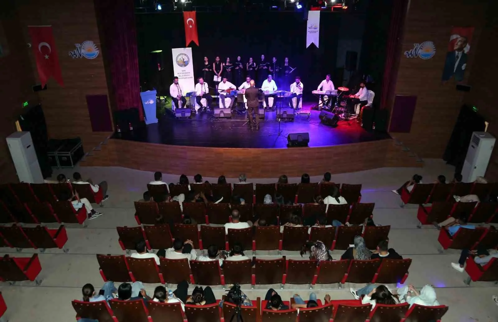 Van Konservatuvarı’ndan Türk Halk Müziği Ziyafeti