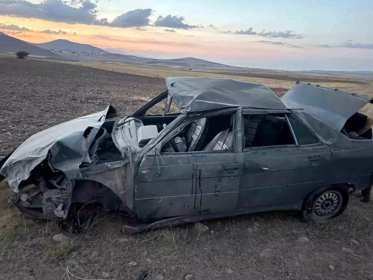 Gevaş’ta Lastiği Patlayan Otomobil Cip ile Çarpıştı: 1 Yaralı